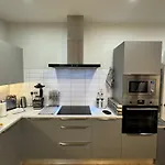 Cozy Coastal בטיסטאון